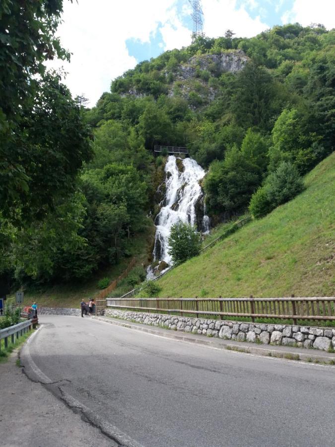 Appartamento Cilla Crocevia Tra Laghi E Montagne Garda Dolomiti Comano Terme Luaran gambar